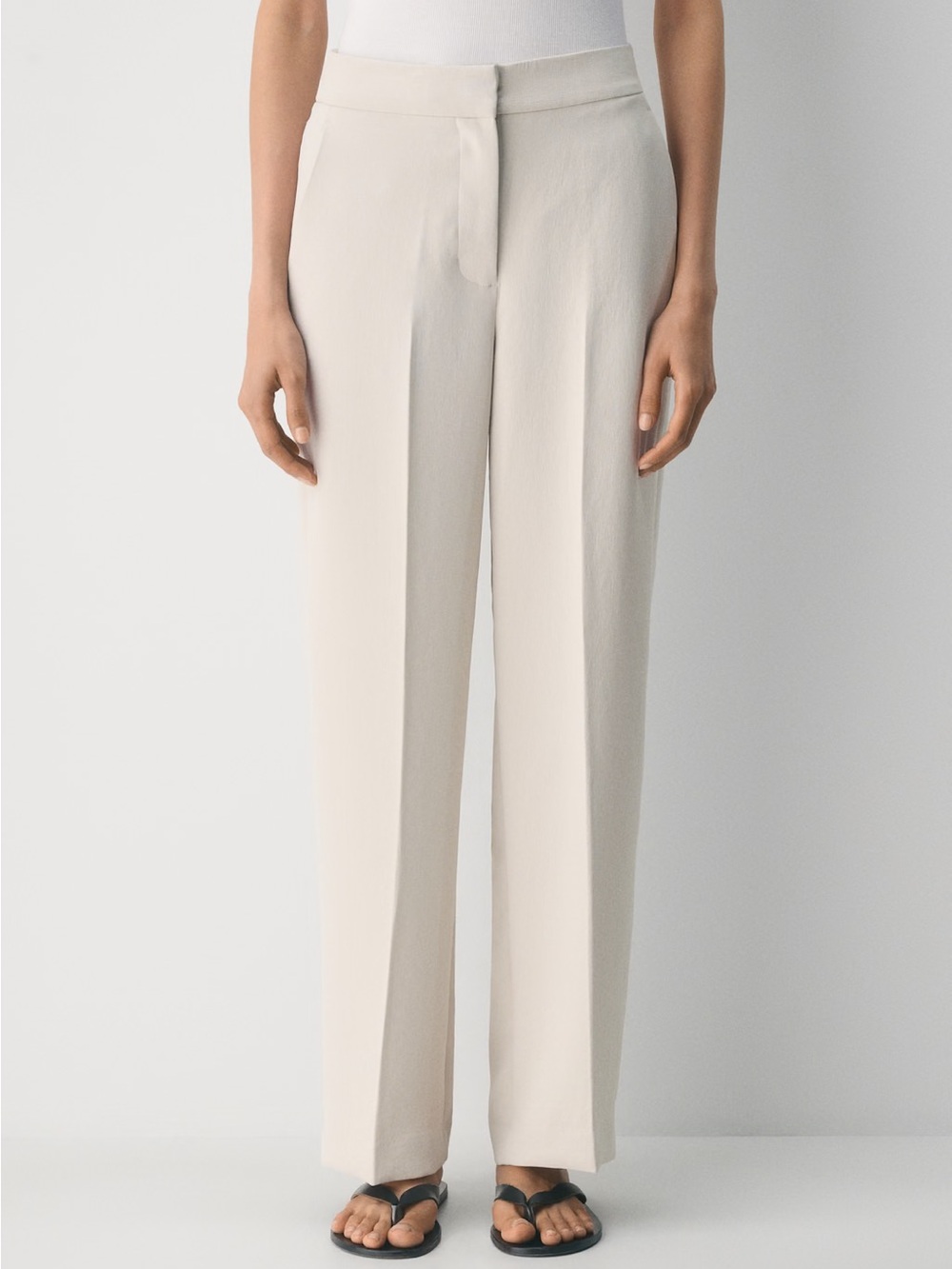 NWT - Aritzia Limitless Pant - Crepette - Metropolis Taupe - Size 6 - Short